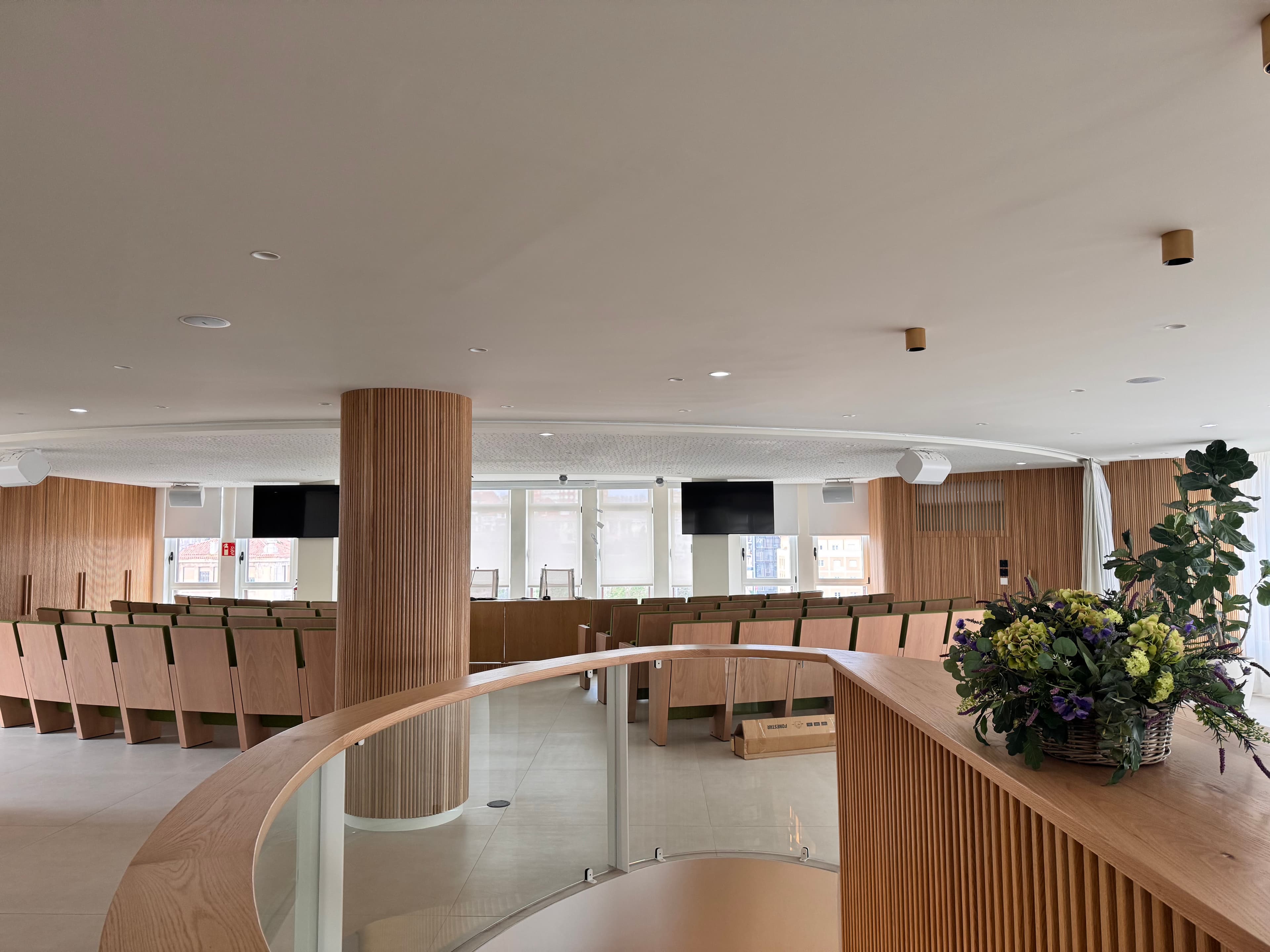 Sala de juntas del Colegio Oficial de Farmacéuticos de Cantabria